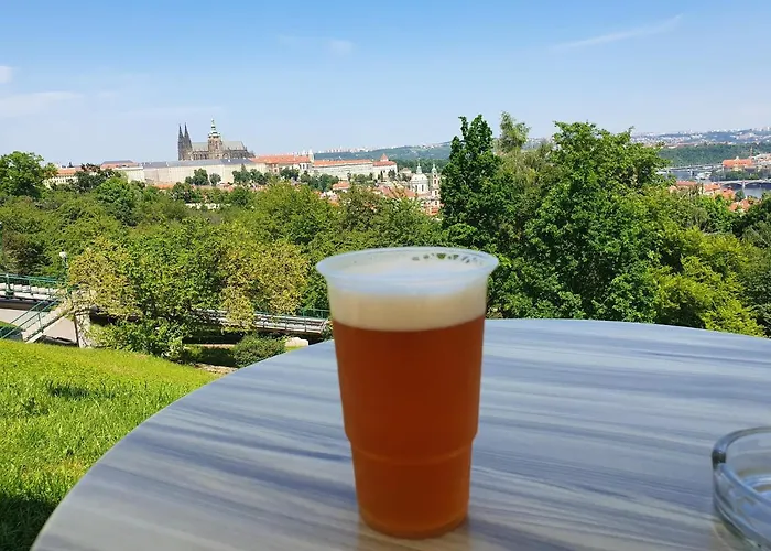 Cozy Apt Near Prague Castle